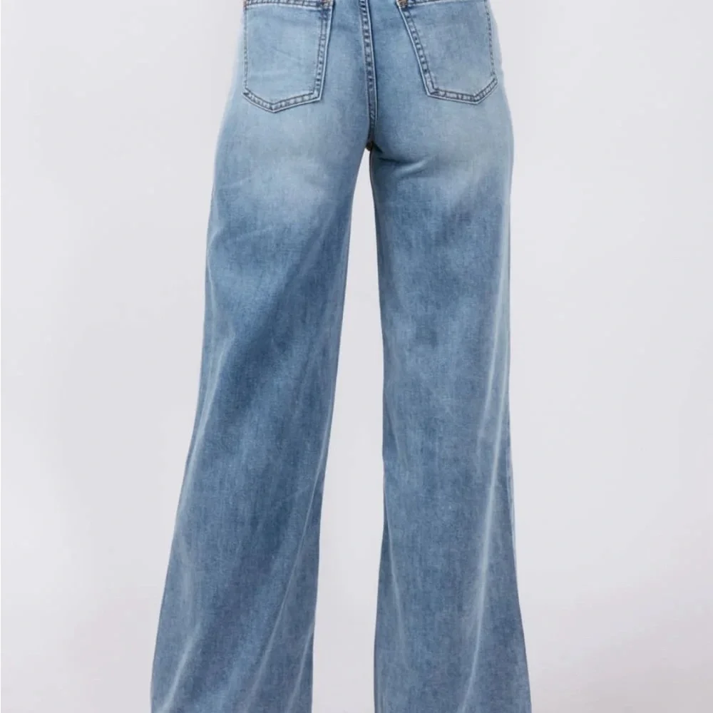 THREAD & SUPPLY High Rise Taylor Cloud Wide Leg Jeans | Size 30/8R - Picture 3 of 4